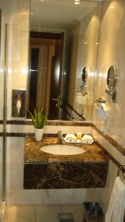 Al Jaad Madinah Hotel Medine Oda fotoğraf
